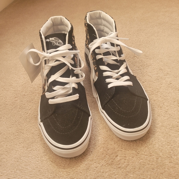 Ladies Sneakers - Picture 7 of 9